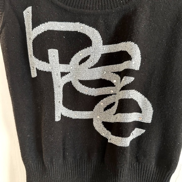 Black Bebe Top  in size Small in great condition and cute detailing! - Picture 2 of 4